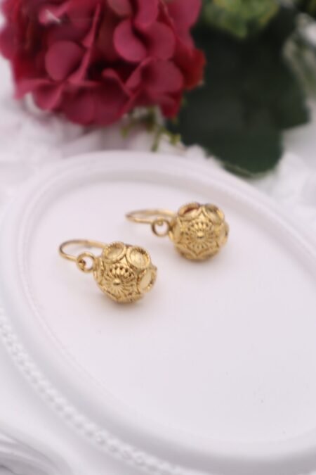 ARETES