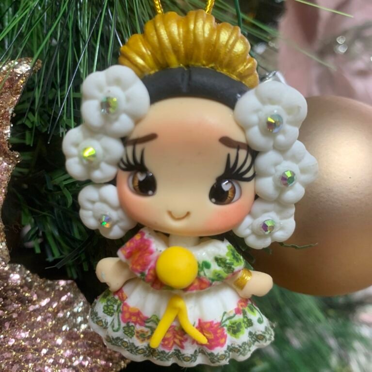 MUÑECA DE PORCELANA