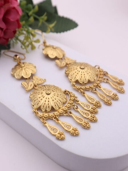 ARETES